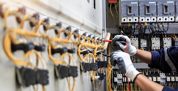 Professional Electrician technician working in Glendale, WI